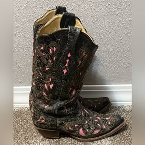Corral boots